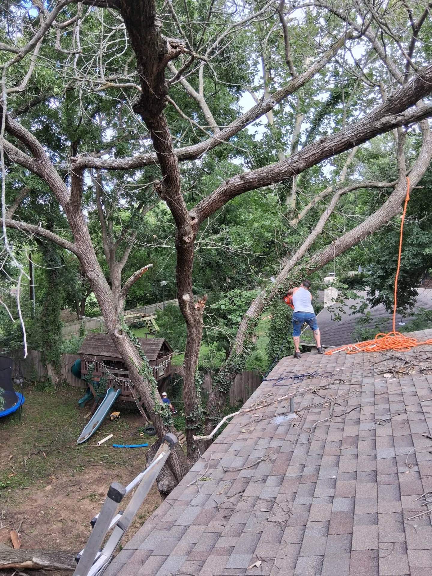 Elevated trimming above a roofline